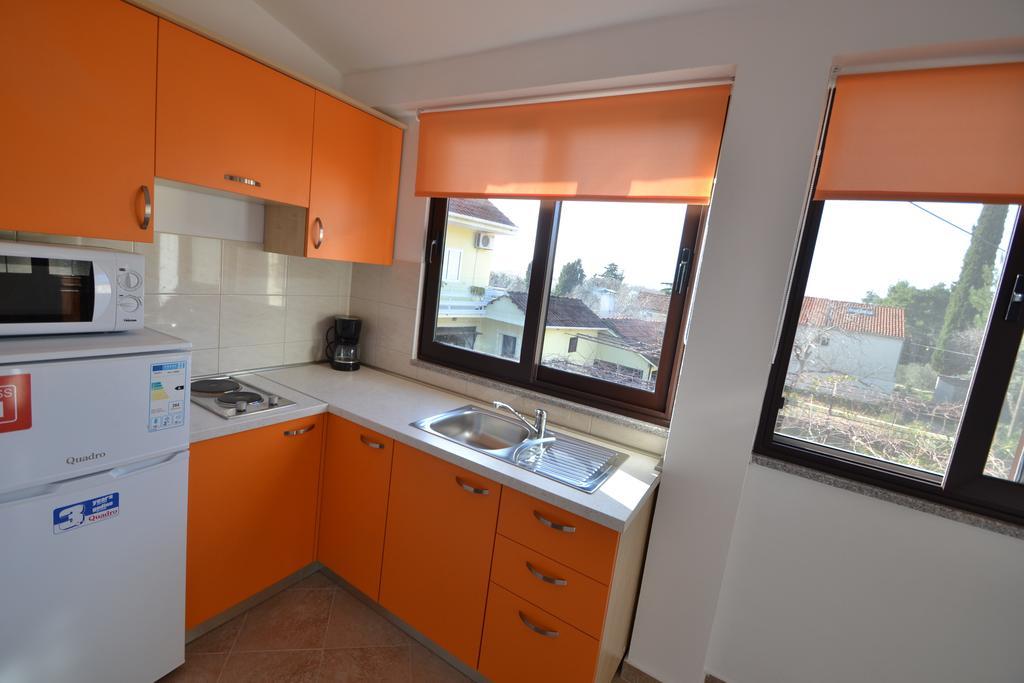 Apartments Kresan Sukosan Luaran gambar